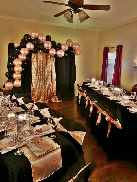 Rose Gold Black And Silver Party Decorations, Black And Rose Gold Party Ideas, Rose Gold And Black Sweet 16, Black And Pink Table Setting, Black And Rose Gold Party Decorations, Black Rose Gold Party, Rose Gold And Black Wedding Theme, Rose Gold And Black Party Theme, Black And Rose Gold Party