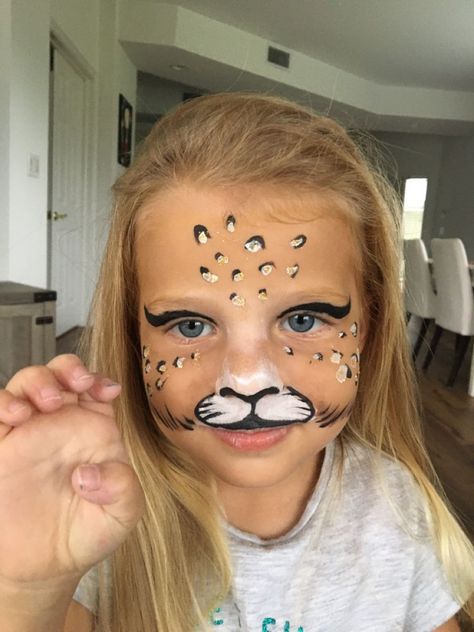 Cheetah Face Paint Kids Easy, Face Painting Animals Easy, Leopard Face Paint Easy, Cheetah Face Paint Easy, Safari Face Paint, Face Painting Leopard, Animal Face Paint Ideas For Kids, Face Paint Animal Crossing, Snow Leopard Face Paint