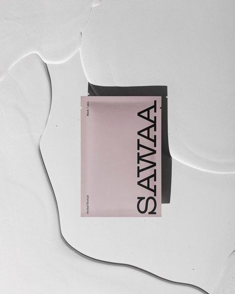 SAWAA face mask from its Refreshing Series in pink packaging Pink Packaging, After Sun Care, Supplements Packaging, Sun Lotion, Sun Damaged Skin, Moroccan Argan Oil, Cosmetic Design, Summer Skincare, Facial Spray