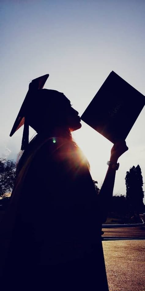 Graduation Cap And Gown, Cap And Gown, Graduation Cap, Makeup, Make Up