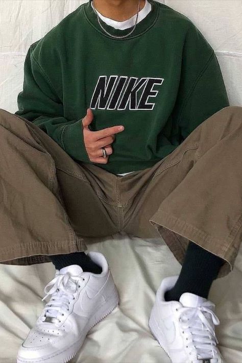 Nike Sweatshirt Outfit, Vintage Nike Outfits, Vintage Streetwear Men, Teenager Outfits Boys, Nike Outfits Men, Nike Vintage Sweatshirt, Vintage Nike Sweatshirt, Trendy Boy Outfits, Street Style Outfits Men