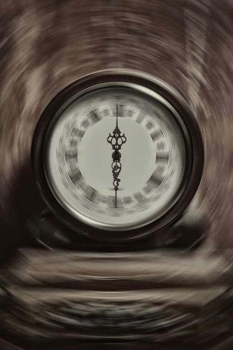 Jervis Tetch, Shutter Speed Photography, Hand Photography, John Smith, Modern Clock, Motion Blur, Tick Tock, Mad Hatter, Shutter Speed