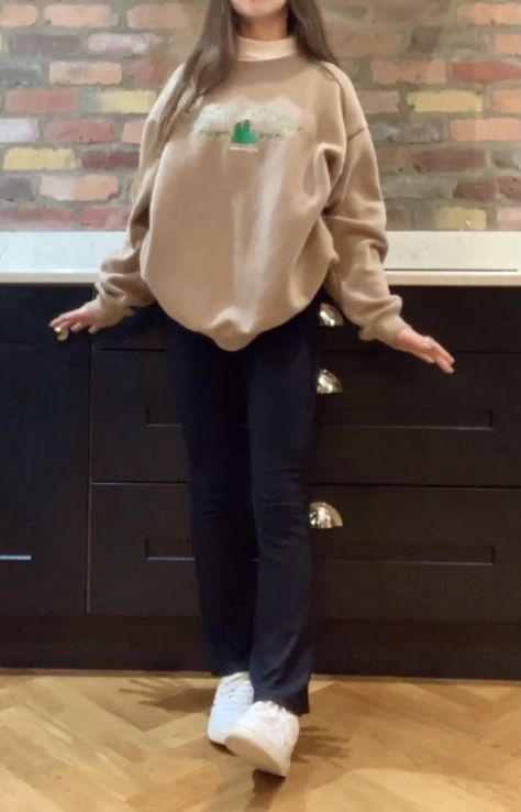 Brown Crew Neck Outfit, Light Brown Sweatshirt Outfit, Turtle Neck Under Hoodie, Turtle Neck And Sweatshirt Outfit, Turtle Neck With Sweatshirt, Turtle Neck Under Sweatshirt, Turtle Neck And Sweatshirt, Turtle Neck Under Sweatshirt Outfit, Turtle Neck Under Sweater