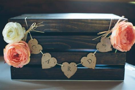 Instead of spending loads of money and time on this simple piece, use these DIY wedding card box ideas to add that perfect touch to your big day. Wedding Card Holder Diy, Modern Wedding Diy, Card Box Ideas, Wedding Crates, Diy Card Box, Rustic Card Box Wedding, Rustic Wedding Cards, Milk Crate, Wedding Card Box