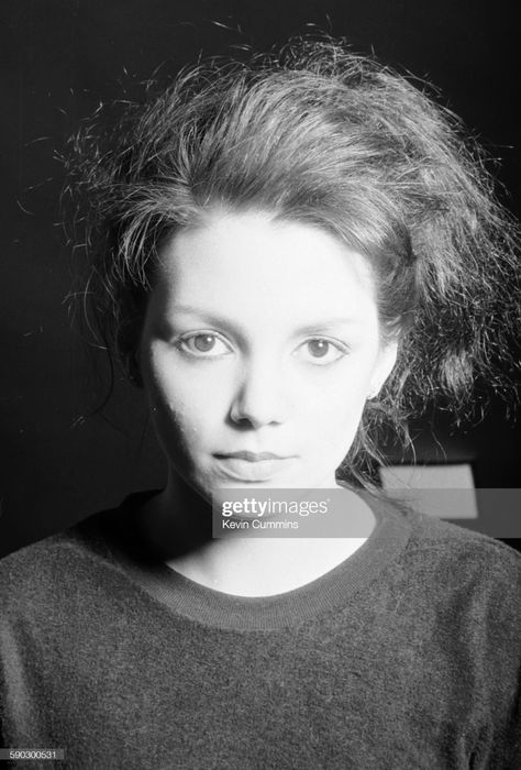 English actress Joanne Whalley, circa 1985. News Photo - Getty Images Laura Fraser, Joanne Whalley, British Celebrities, Val Kilmer, English Actresses, Rough Cut, Still Image, Getty Images, The Outsiders