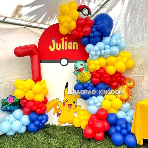 Pokemon Birthday Backdrop, Pokémon Birthday Decorations, Bulbasaur Birthday, Pokemon Birthday Party Decorations, Pokemon Cake Pops, Pikachu Balloon, Pokemon Party Ideas, Pokemon Party Favors, Pokemon Balloons