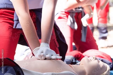 First Aid Cpr, Cardiopulmonary Resuscitation, Basic Life Support, Basic First Aid, Airway Management, First Aid Course, Cpr Training, Aesthetic Medicine, Online Training Courses