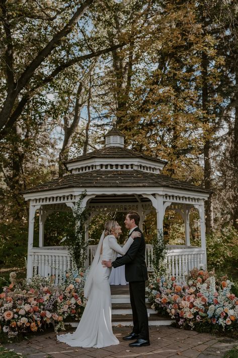 Garden Wedding Gazebo, Gazebo Ideas Wedding, Decorated Gazebo For Wedding, Gazebo Wedding Pictures, Gazebo Floral Wedding, Gazebo Wedding Photos, Wedding Ceremony Gazebo, Romantic Gazebo, Gazebo Wedding Ceremony