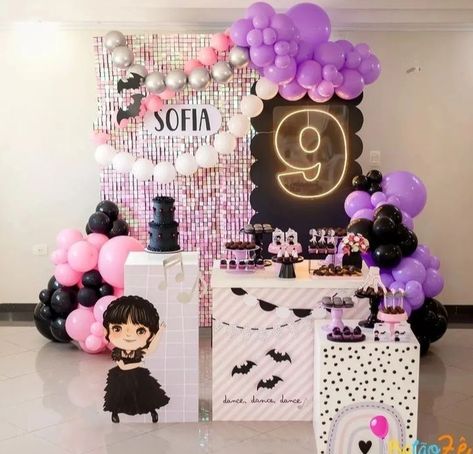 Addams Family Theme Party, Addams Family Theme, 7th Birthday Party Ideas, 9th Birthday Parties, Birthday Halloween Party, Barbie Party, Birthday Party Cake, Balloon Bouquet, 9th Birthday