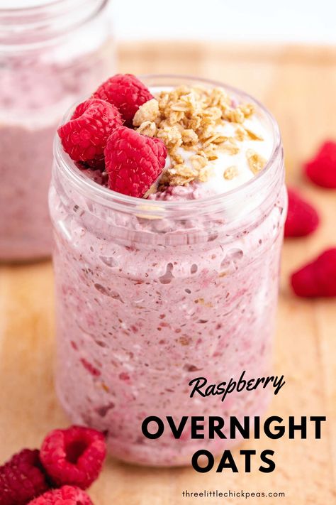 Cool Diet Recipes, Raspberry Overnight Oats, Creamy Oats, Strawberry Overnight Oats, Chia Overnight Oats, Overnight Oatmeal Recipes, Vegan Overnight Oats, Oat Recipes Healthy, Overnight Oats Recipe Healthy