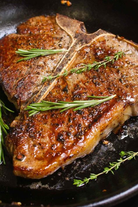 A Porterhouse steak recipe that's been pan seared at high temperature and finished in the oven producing a beautiful golden crust Steak Recipes Pan, Tbone Steak Recipe, Porterhouse Steak Recipe, Grilled Porterhouse Steak, Steak Dinner Ideas, Resep Steak, Steak Dinner Recipes, Steak Restaurant, Steak In Oven