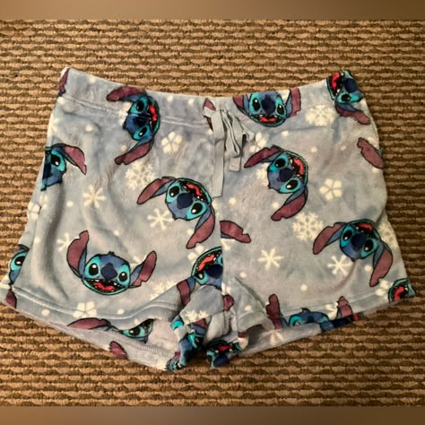 Brand New Super Cute Winter Stitch With Snowflakes Fuzzy Plush Pajama Shorts With Pockets And Drawstring Size Large All Items Are From A Smoke Free Home And Ship With Love In 24hrs Stitch Pjs, Preppy Christmas Outfit, Disney Pajama Pants, Black Sleepwear, Stitch Pajamas, Stitch Plush, Cotton Pajama Pants, Pj Bottoms, Disney Pajamas