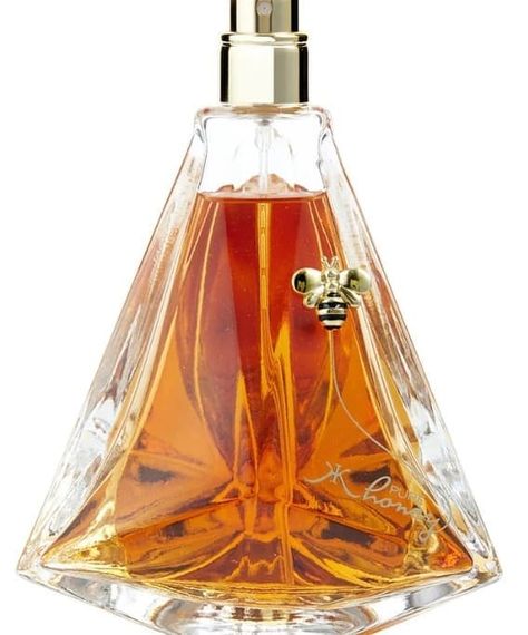 14 Luxury Honey Perfumes That Actually Smell Like Honey Kim Kardashian Fragrance, Honey Perfume, Wedding Perfume, Honey Wedding, Best Honey, Warm Fragrance, Pure Honey, Celebrity Perfume, Fresh Fragrances