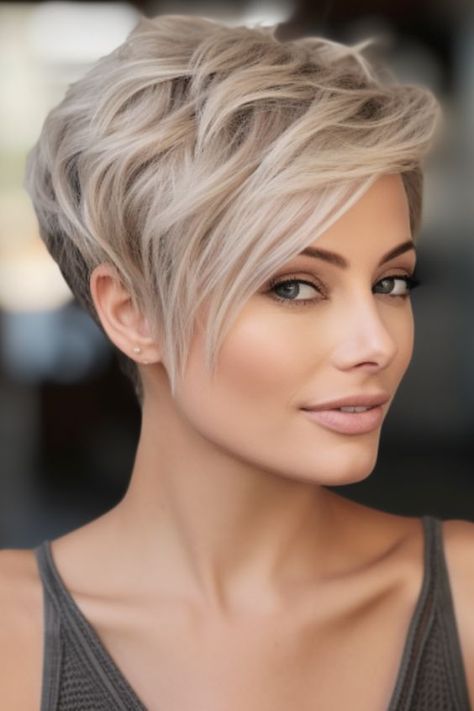 Pixie Haircut Fine Hair, Kort Bob, Short Silver Hair, Messy Short Hair, Lob Haircut, Edgy Short Hair, Blonde Pixie Cuts, Stylish Haircuts, Short Hair Styles For Round Faces