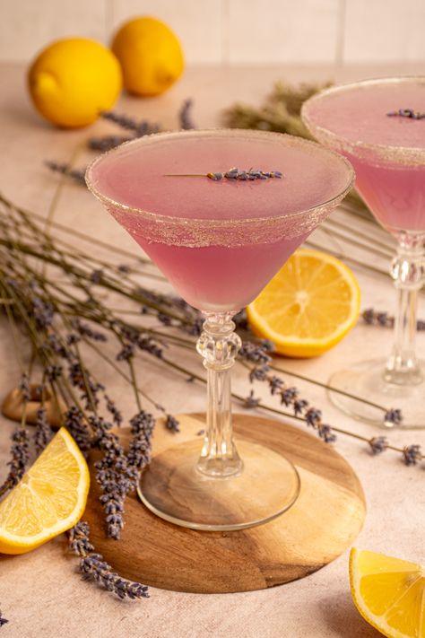 Lavender Lemon Martini - Thyme For A Drink Spring Mixed Drinks Cocktail Recipes, Spring Martini Recipes, Lavender Lemon Drop Martini, Spring Mixed Drinks, Spring Drinks, Lemon Martini, Lavender Martini, Pear Martini, Lavender Cocktail