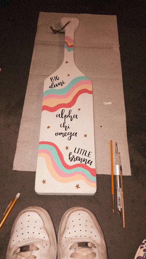 Sorority Plaque Ideas, Paddles For Sorority, Alpha Gamma Delta Paddle, Sigma Kappa Paddle Ideas, Big Sorority Paddles, Sorority Big Paddles Ideas, Cute Paddles Sorority, Sorority Craft Ideas, Big And Little Paddles