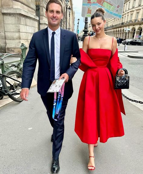 Billionaire Husband, Evan Spiegel, Miranda Kerr Style, Tech Industry, Wealthy Women, Red Gowns, Orlando Bloom, The Olympics, Victoria Secret Fashion Show