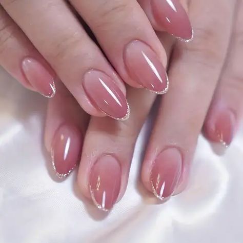 Coco Nails, Glitter Gradient Nails, Glitter French Tips, Nagellack Trends, Graduation Nails, Nude Nail Designs, Easy Nails, Almond Nails Designs, Nagel Inspo