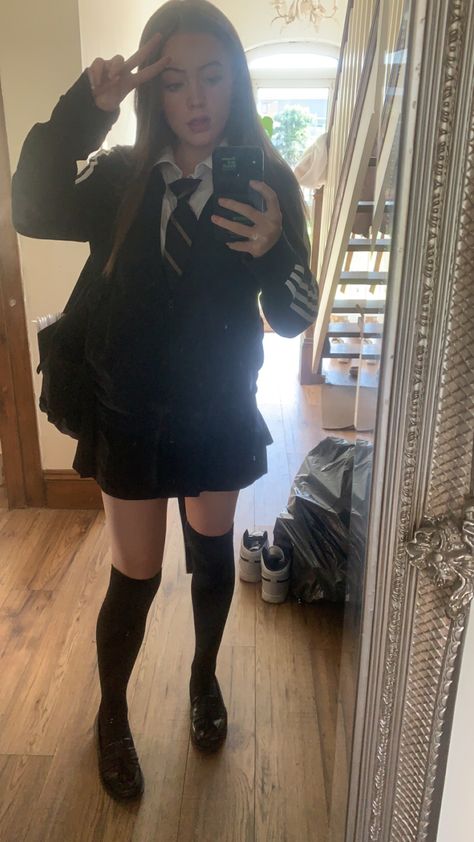 Uk Uniform Aesthetic, British School Uniform Aesthetic, School Aesthetic Uniform, School Uniform Fashion British, American School Uniform, British Girl Aesthetic, Uk School Aesthetic, School Uniform Outfits Aesthetic, Uk Uniform