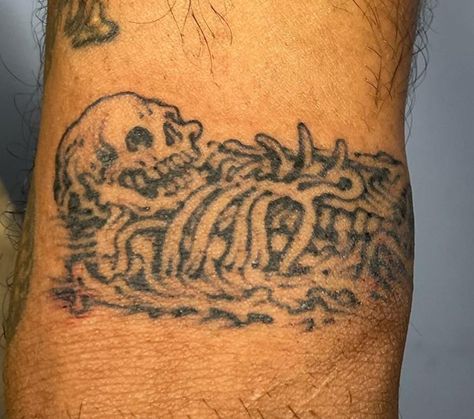 Knee Tattoo Men Stencil, Do Not Resuscitate Tattoo, Spiderwick Tattoo, Dark Brown Tattoo, Damaged Tattoo Ideas, Grudge Tattoos, The Cure Tattoo, Skeleton Tattoo Design, Leg Tattoo Ideas