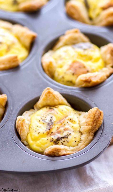 Breakfast Quiche Sausage, Ham Quiche Recipe, Puff Pastry Breakfast, Resep Puff Pastry, Recipes Using Puff Pastry, Breakfast Pastry Recipes, Pastry Breakfast, Quiche Cups, Ham Quiche