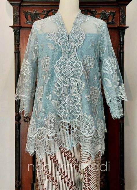 Kebaya Outfit, Kebaya Tile, Kebaya Brukat, Kebaya Lace, Batik Kebaya, Dress Pesta, Kebaya Dress, Kebaya Muslim, Fashion Muslim