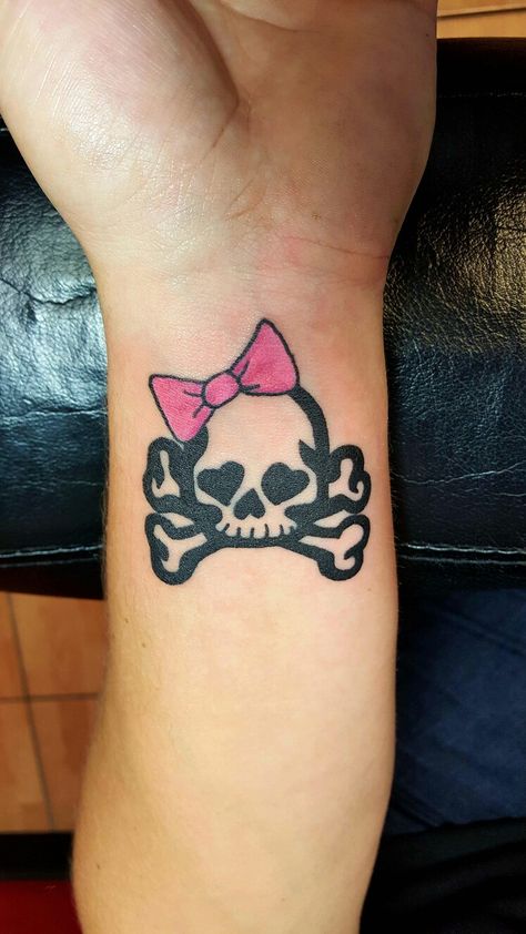 Knuckle Tats For Women, Girly Skull Drawing, Skull Tattoo With Crown, Girly Grim Reaper Tattoo, Skull With Bow Tattoo, Skull Bow Tattoo, Girly Halloween Tattoos, Minimal Skull Tattoo, Sugar Skull Tattoos For Women