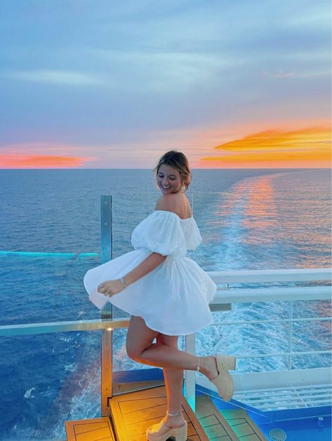 Elegant Night Cruise Outfit, Cruise Insta Pics, Bahamas Pictures Ideas, Cruise Poses Photo Ideas, Cruise Pics Ideas, Bahamas Cruise Outfits, Bahamas Vacation Pictures, Cruise Instagram Pictures, Cruise Aesthetic Pics