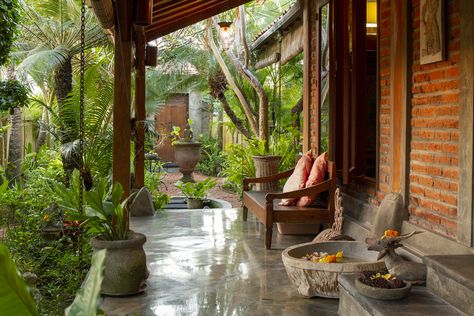 Bali Home. Balinese garden. Tropical garden. Outdoor tropical living. Indonesian garden. Tropical veranda. Limasan house. Bali Garden Ideas Inspiration, Balinese House Exterior, Tropical Veranda, Balinese House Design, Bali Homes, Small Tropical House Design, Bali House Design, Bali Style Home Exterior, Bali Style Garden