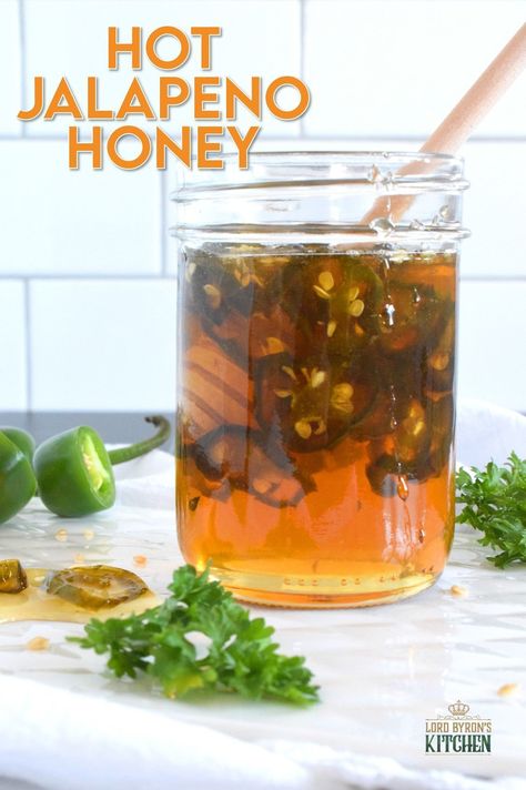 Sweet Jalapeno Sauce, Marinated Jalapenos, Jalapeno Sauce Recipe, Spicy Honey Sauce, Jalapeño Honey, Honey Jalapeno, Hot Honey Recipe, Jalapeno Sauce, Jalapeno Recipes