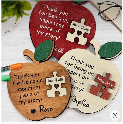 Teacher Appreciation Art, Appreciation Gifts Diy, Teacher Holiday Gifts, Teacher Appreciation Gifts Diy, Back School, Laser Cut Wood Crafts, Puzzle Crafts, Apple Shape, Teachers Day Gifts