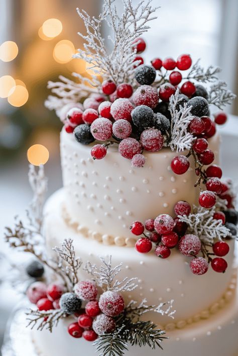 Cakes Decorated For Christmas, Festive Christmas Food, White Christmas Wedding, Holiday Cake Designs, Homemade Christmas Cake, Easy Christmas Cake Recipe, Christmas Wedding Cakes, White Fondant, Single Tier Cake