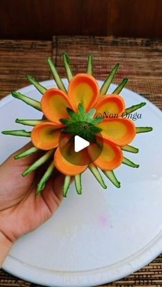 Easy Easter Decor, Fancy Food Presentation, Vegetable Crafts, Meat And Cheese Tray, Vegetable Decoration, Amazing Food Decoration, Vegetable Carving, Charcuterie Recipes, Food Carving