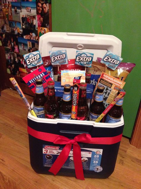 Cooler Gift Basket Ideas, Cooler Gift Basket, Raffle Basket Ideas, 21st Birthday Basket, Boyfriends 21st Birthday, Beer Cakes, Fundraiser Baskets, Luke 21, Beer Basket