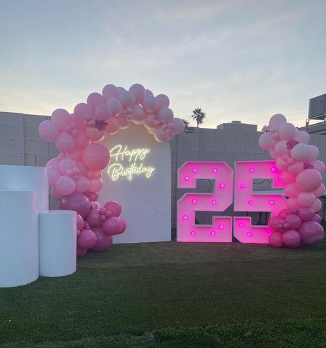 Backyard Decorations Party, 21st Birthday Ideas Outside, Backyard 25th Birthday Party, 25 Birthday Backdrop Ideas, 25th Themed Birthday Party, 21st Birthday Ideas Decorations Pink, 25 Birthday Themes For Women, Sweet 16 Marquee Numbers, Birthday Numbers Decoration