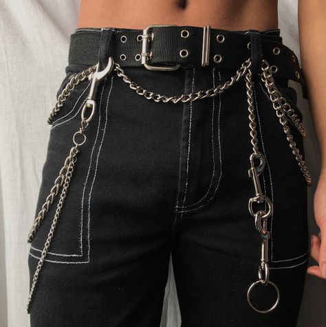 Chain Outfit Aesthetic, Chain Outfit, Chains Aesthetic, Favorite Aesthetic, Chain Clothes, E Girl Outfits, Outfits Edgy, Ropa Diy, Alt Fashion