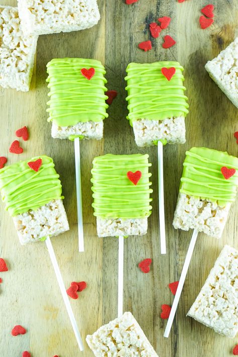 Christmas Rice Crispy Treats, Grinch Christmas Treats, Grinch Snack, Krispie Treats Christmas, Christmas Rice, Homemade Rice Krispies Treats, Grinch Cake, Christmas Party Treats, Grinch Christmas Party