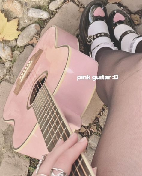 Coquette Guitar, Moodboard Layout, Guitar Aesthetic, Pink Guitar, Guitar Obsession, Pink Preppy, Instagram Cool, Cool Electric Guitars, Guitar Girl