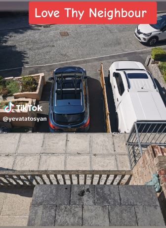 A FURIOUS woman has claimed that her neighbour put up a fence on their shared driveway without telling her, leaving her totally raging.  The woman explained that she owns her home, but shares a driveway with her neighbour. However, she claimed that one day, her neighbour had built a fence on their driveway, without letting […] Shared Driveway Divider Fence, Driveway Separation Ideas, Driveway Divider Ideas, Shared Driveway Divider Ideas, Shared Driveway Divider, Fenced Driveway, Driveway Divider, Driveway Fencing, Driveway Barrier