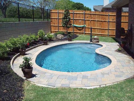 Kidney Pool, Small Inground Pool Ideas, Small Pools Backyard, Small Inground Pool, Inground Pool Ideas, Pools For Small Yards, Dream Backyard Pool, Fiberglass Pool, Pools Backyard Inground