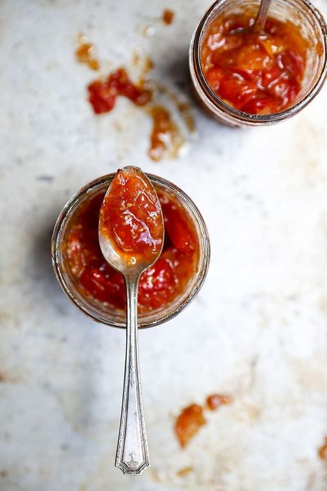 tomato shallot jam. Shallot Jam, Jam Photography, Jam And Jelly, Jams And Jellies, Food Photography Tips, Jelly Recipes, Jam Recipes, Canning Recipes, Marmalade