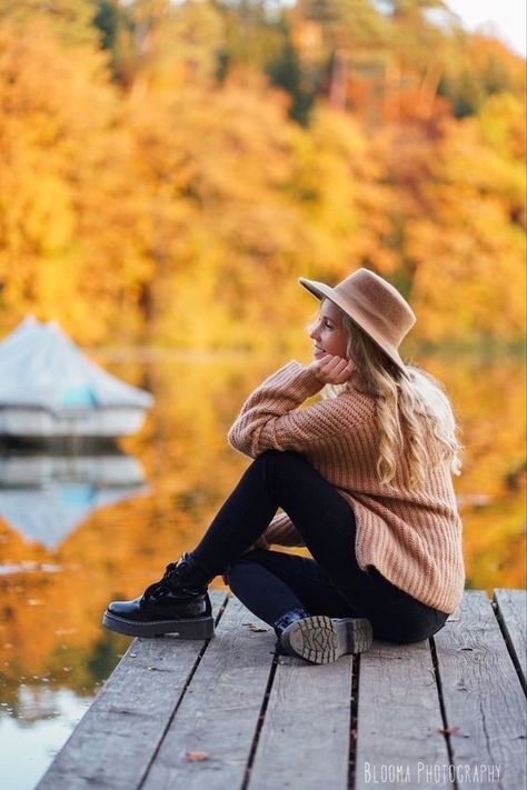 Autumn Photography Portrait, Fall Photo Shoot Outfits, Stylish Tips, Fall Shoot, Fall Portraits, Fall Session, Ideas For Bathroom, Fall Senior Pictures, Fall Family Pictures