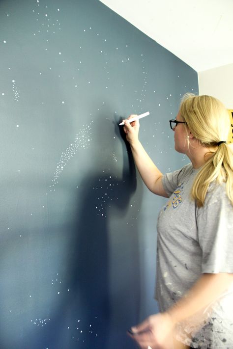 How to Paint a Night Sky Mural www.BrightGreenDoor.com Paint A Night Sky, Night Sky Mural, Sky Mural, Boys Shared Bedroom, Sky Ceiling, Wall Murals Diy, Kids Room Paint, Space Nursery, Space Room