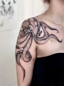 Shoulder Octopus Tattoo, Octopus Tattoos For Men, Cute Octopus Tattoo, Small Octopus Tattoo, Upper Shoulder Tattoo, Octopus Tattoo Sleeve, Kraken Tattoo, Tattoos For Men And Women, Octopus Tattoo Design