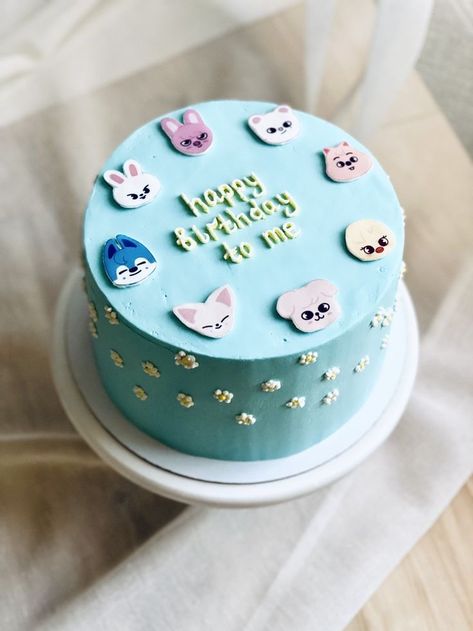 Stay Birthday Cake, Skzoo Cake Ideas, Straykids Cake Birthday Ideas, Skz Bday Cake, Skzoo Birthday Cake, Stray Kids Cake Birthday Ideas, Straykids Birthday Cake, Stray Kids Birthday Party Ideas, Stray Kids Cake Birthday