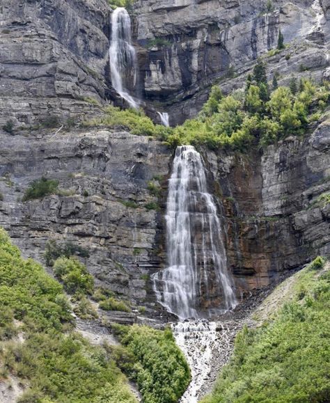 Bridal Veil Falls Utah, Hiking Winter, Utah Parks, Provo Utah, Beach Mural, Bridal Veil Falls, Utah Adventures, Moab Utah, Utah Hikes