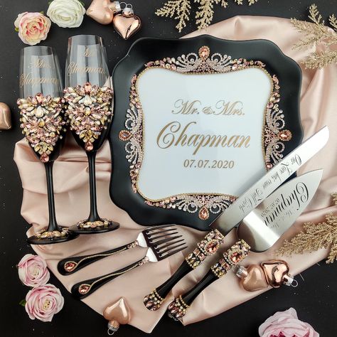 Black Rose Gold Wedding, Gold Wedding Glasses, Wedding Cake Serving Set, Gold Wedding Flowers, Rose Gold Wedding Decor, Rose Gold Wedding Cakes, Black Wedding Decorations, Wedding Cake Server Set, Rose Gold Cake