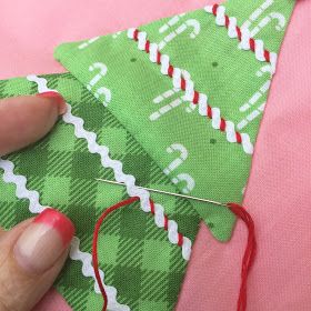 Christmas Sewing Projects, Holiday Sewing, Sew Ins, Holiday Quilts, Quilt Baby, Fabric Christmas Ornaments, Christmas Quilts, Christmas Sewing, Christmas Quilt