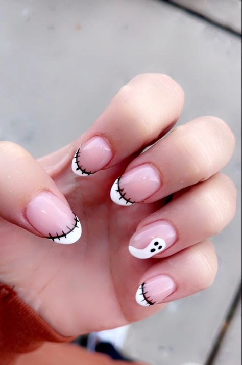 Stitch French Tip Nails, Halloween Nail Designs With Ghosts, Short Halloween French Tip Nails, Halloween Nail Designs On Natural Nails, Short Fall Nails Halloween, French Nail Halloween, Halloween White Tip Nails, Cute Nail Ideas For Halloween, Nail Inspo For Halloween