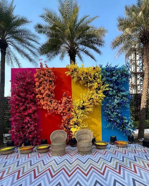 Outdoor Selfie Wall, Haldi Selfie Booth, Haldi Stage Decoration Backdrops, Haldi Carnival Decor, Haldi Photobooth, Mehandi Night, Haldi Stage, Holi Decor, Haldi Backdrop